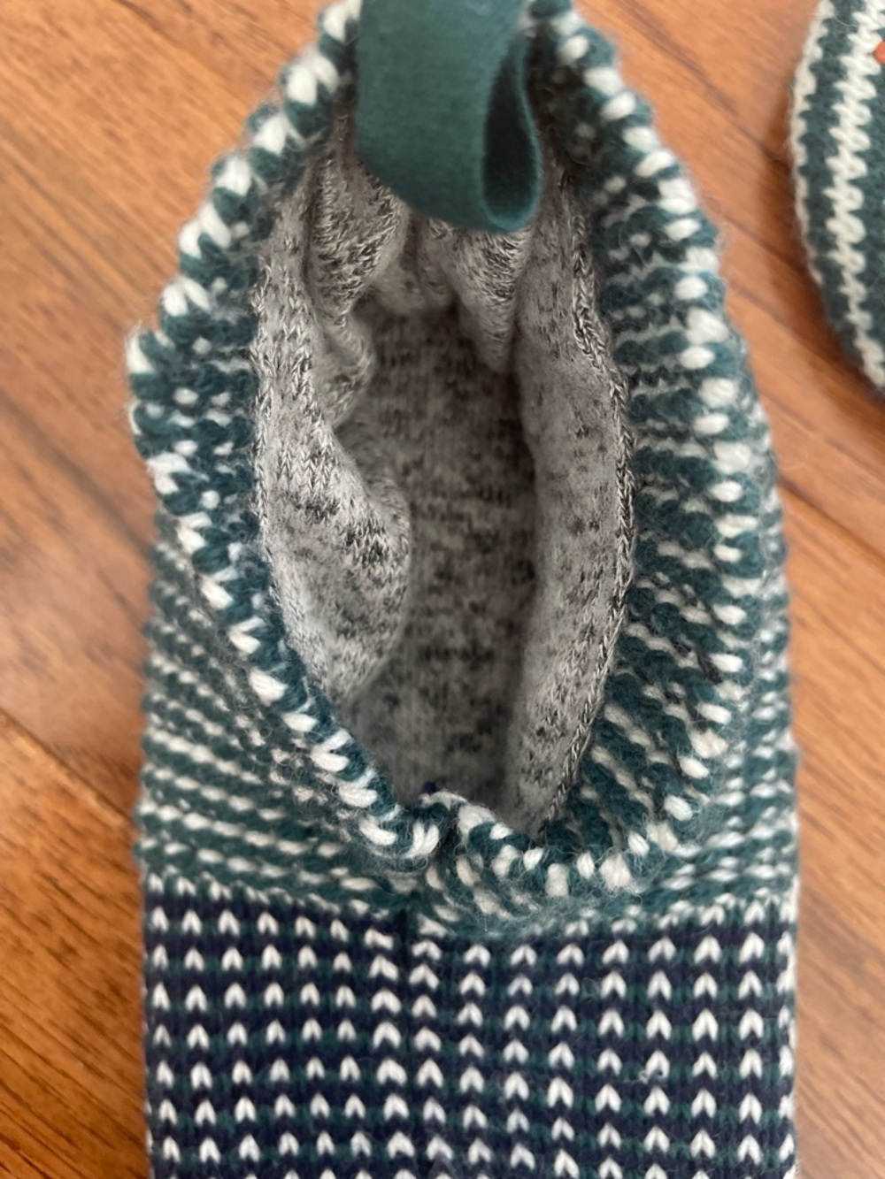 NWOT Youth Bombas Gripper Slippers - Picture 4 of 5